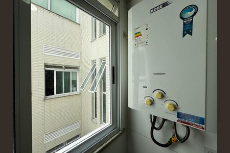 Apartamento à venda com 108m², 3 quartos e 2 vagas Apartamento à venda com 108m², 3 quartos e 2 vagasCozinha e Área de Serviço