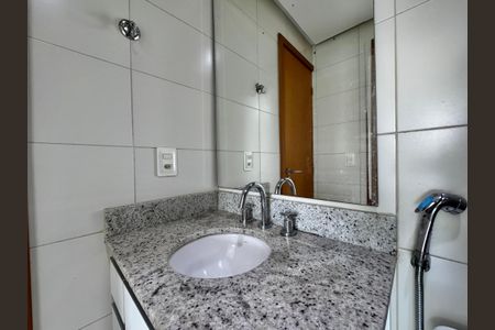 Apartamento à venda com 108m², 3 quartos e 2 vagas Apartamento à venda com 108m², 3 quartos e 2 vagasBanheiro Suítes canadenses