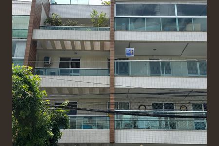 Apartamento à venda com 108m², 3 quartos e 2 vagas Apartamento à venda com 108m², 3 quartos e 2 vagasPlaquinha Quinto Andar