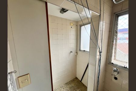 Apartamento à venda com 77m², 3 quartos e 2 vagas Apartamento à venda com 77m², 3 quartos e 2 vagasÁrea de Serviço
