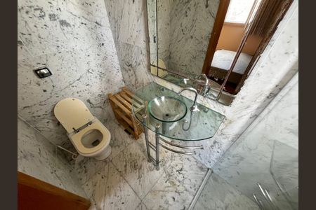 Apartamento à venda com 77m², 3 quartos e 2 vagas Apartamento à venda com 77m², 3 quartos e 2 vagasBanheiro da Suíte