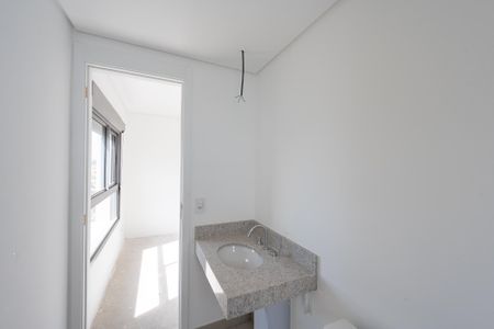 Apartamento à venda com 177m², 3 quartos e 2 vagasBanheiro da Suíte 2