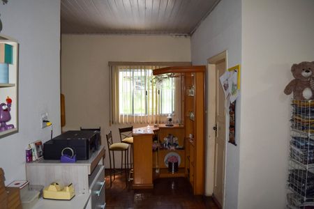 Casa à venda com 300m², 2 quartos e 2 vagasSala
