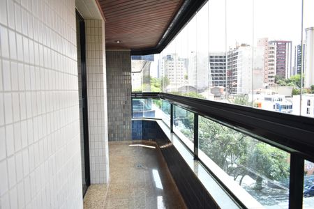 Sacada de apartamento à venda com 3 quartos, 125m² em Vila Clementino, São Paulo
