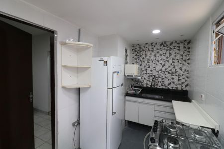 Cozinha de casa para alugar com 1 quarto, 22m² em Cidade São Mateus, São Paulo