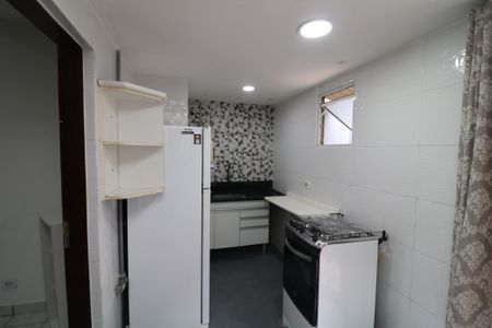 Cozinha de casa para alugar com 1 quarto, 22m² em Cidade São Mateus, São Paulo