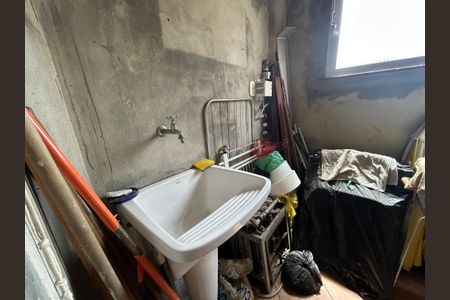 Casa à venda com 145m², 4 quartos e 1 vagaÁrea de Serviço 2