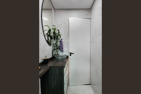 Apartamento à venda com 55m², 2 quartos e 1 vaga Apartamento à venda com 55m², 2 quartos e 1 vagaBanheiro