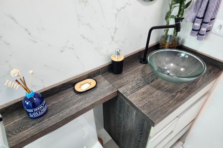 Apartamento à venda com 55m², 2 quartos e 1 vaga Apartamento à venda com 55m², 2 quartos e 1 vagaBanheiro