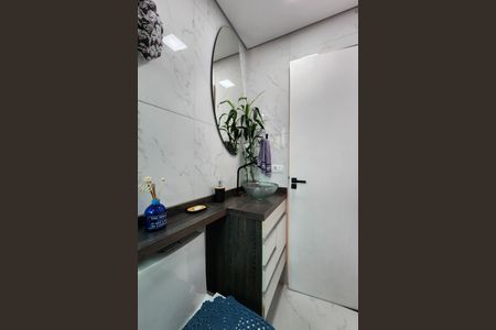 Apartamento à venda com 55m², 2 quartos e 1 vaga Apartamento à venda com 55m², 2 quartos e 1 vagaBanheiro
