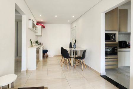 Apartamento à venda com 55m², 2 quartos e 1 vaga Apartamento à venda com 55m², 2 quartos e 1 vagaSala