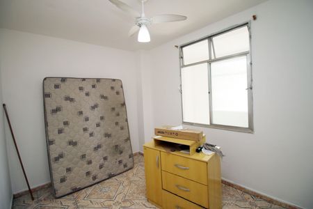Quarto 1 de apartamento para alugar com 2 quartos, 55m² em Olaria, Rio de Janeiro