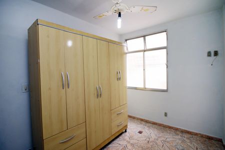 Quarto 2 de apartamento para alugar com 2 quartos, 55m² em Olaria, Rio de Janeiro