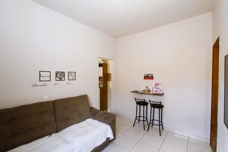 Sala de casa para alugar com 2 quartos, 65m² em Madre Gertrudes, Belo Horizonte