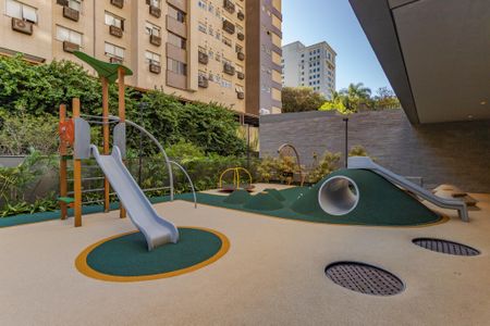 Apartamento à venda com 308m², 3 quartos e 3 vagas Apartamento à venda com 308m², 3 quartos e 3 vagasÁrea comum - Playground