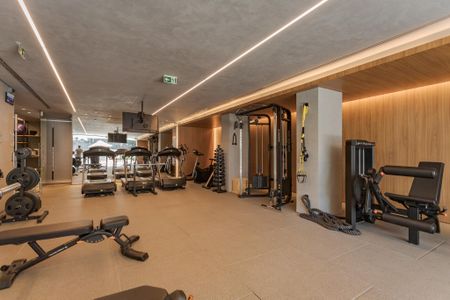 Apartamento à venda com 308m², 3 quartos e 3 vagas Apartamento à venda com 308m², 3 quartos e 3 vagasÁrea comum - Academia