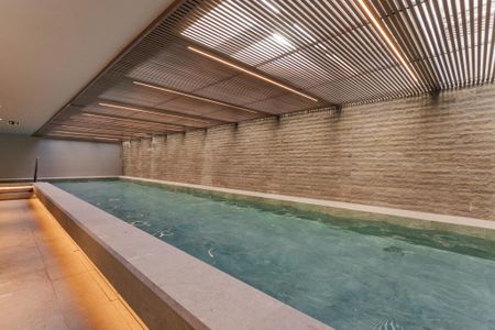 Apartamento à venda com 308m², 3 quartos e 3 vagas Apartamento à venda com 308m², 3 quartos e 3 vagasÁrea comum - Piscina