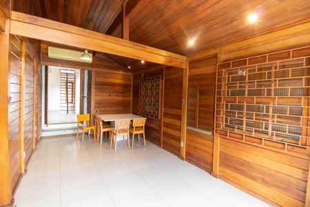 Sala de casa à venda com 3 quartos, 200m² em Piratininga, Niterói