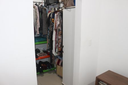 Apartamento à venda com 160m², 3 quartos e 2 vagasCloset da suíte 1