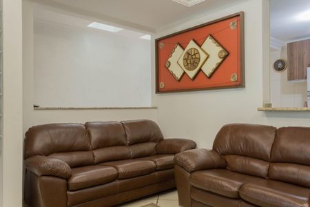 Casa à venda com 150m², 2 quartos e 2 vagas Casa à venda com 150m², 2 quartos e 2 vagasSala