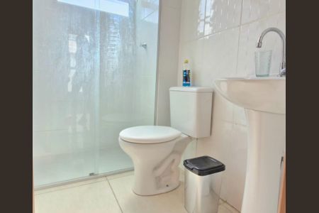 Banheiro  de apartamento à venda com 2 quartos, 42m² em 155, Lagoa Santa