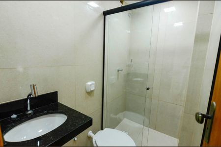 Banheiro de kitnet/studio para alugar com 1 quarto, 27m² em Tijuca, Rio de Janeiro