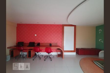 Apartamento à venda com 84m², 2 quartos e 1 vagaÁrea comum