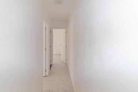 Corredor de apartamento para alugar com 2 quartos, 42m² em Parque São Lourenço, São Paulo