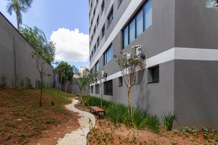 Apartamento à venda com 24m², 1 quarto e sem vaga Apartamento à venda com 24m², 1 quarto e sem vagaÁrea comum - Caminhada
