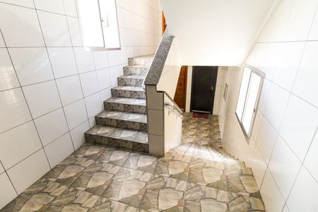 Apartamento para alugar com 60m², 2 quartos e 1 vagaEscada