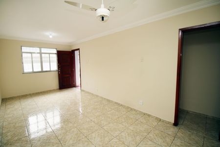 Sala de casa para alugar com 5 quartos, 206m² em Vila Kosmos, Rio de Janeiro
