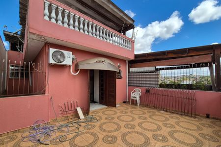 Casa à venda com 374m², 4 quartos e 2 vagasVaranda da Suíte  