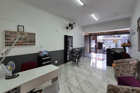 Casa à venda com 374m², 4 quartos e 2 vagasSala 