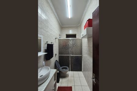 Casa à venda com 374m², 4 quartos e 2 vagasBanheiro Social - sala