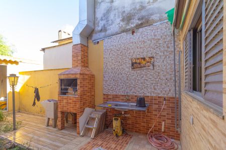 Casa à venda com 155m², 3 quartos e 3 vagas Casa à venda com 155m², 3 quartos e 3 vagasVista da Cozinha/Churrasqueira