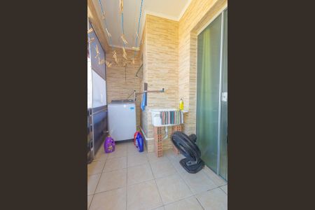 Casa à venda com 155m², 3 quartos e 3 vagas Casa à venda com 155m², 3 quartos e 3 vagasSacada do Quarto 2/Área de serviço