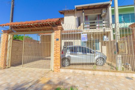 Casa à venda com 155m², 3 quartos e 3 vagas Casa à venda com 155m², 3 quartos e 3 vagasFachada/Vista da rua