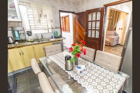 Casa à venda com 240m², 4 quartos e 1 vagaCozinha