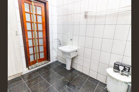 Casa à venda com 240m², 4 quartos e 1 vagaÁrea de Serviço