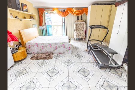 Casa à venda com 240m², 4 quartos e 1 vagaSuíte