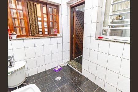 Casa à venda com 240m², 4 quartos e 1 vagaÁrea de Serviço