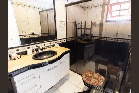 Casa à venda com 240m², 4 quartos e 1 vagaBanheiro da Suíte