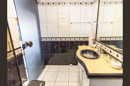 Casa à venda com 240m², 4 quartos e 1 vagaBanheiro da Suíte