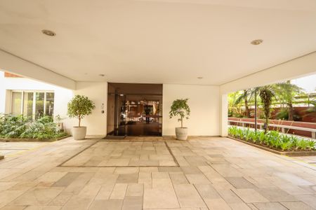 Apartamento à venda com 158m², 3 quartos e 3 vagasEntrada