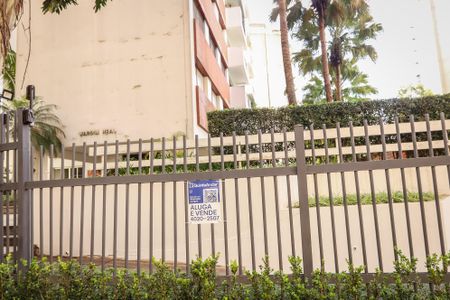 Apartamento à venda com 158m², 3 quartos e 3 vagasFachada com placa