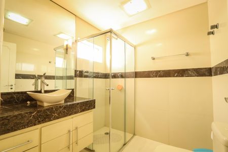 Apartamento à venda com 158m², 3 quartos e 3 vagasBanheiro da Suite 2