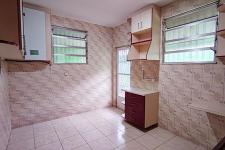 Casa à venda com 210m², 4 quartos e 2 vagas Casa à venda com 210m², 4 quartos e 2 vagascozinha