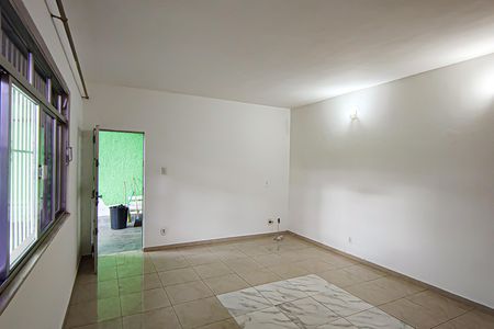 Casa à venda com 210m², 4 quartos e 2 vagas Casa à venda com 210m², 4 quartos e 2 vagassala