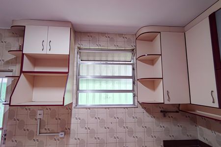 Casa à venda com 210m², 4 quartos e 2 vagas Casa à venda com 210m², 4 quartos e 2 vagascozinha