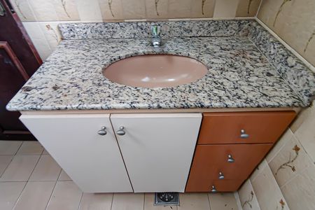 Casa à venda com 210m², 4 quartos e 2 vagas Casa à venda com 210m², 4 quartos e 2 vagasbanheiro social